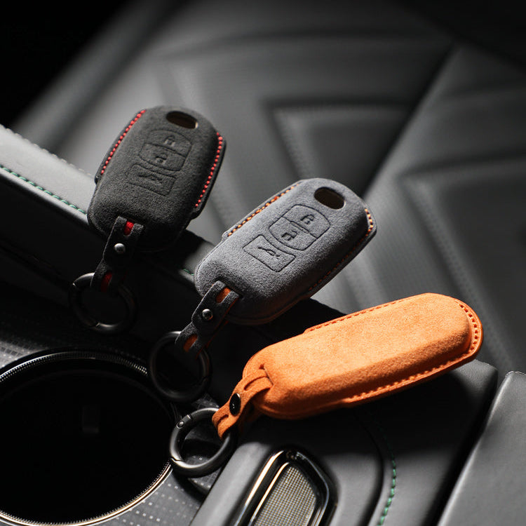 Etui Mazda — Oficjalna Alcántara® | Mazda 6, CX-60, CX-90 & More