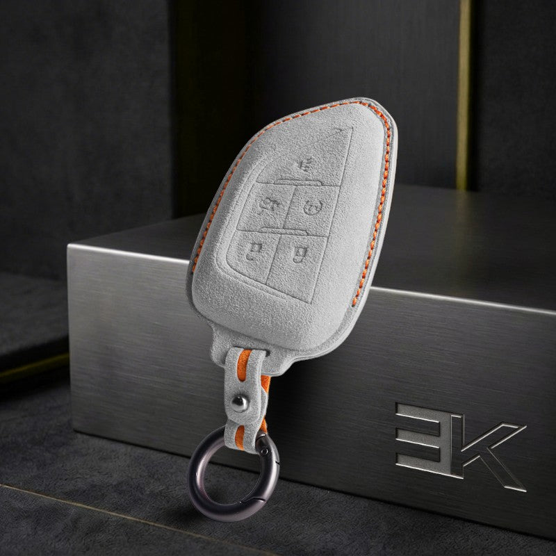 Cadillac Sleutelhoes — Officieel Alcántara® | Escalade, CT5, CT6 & More