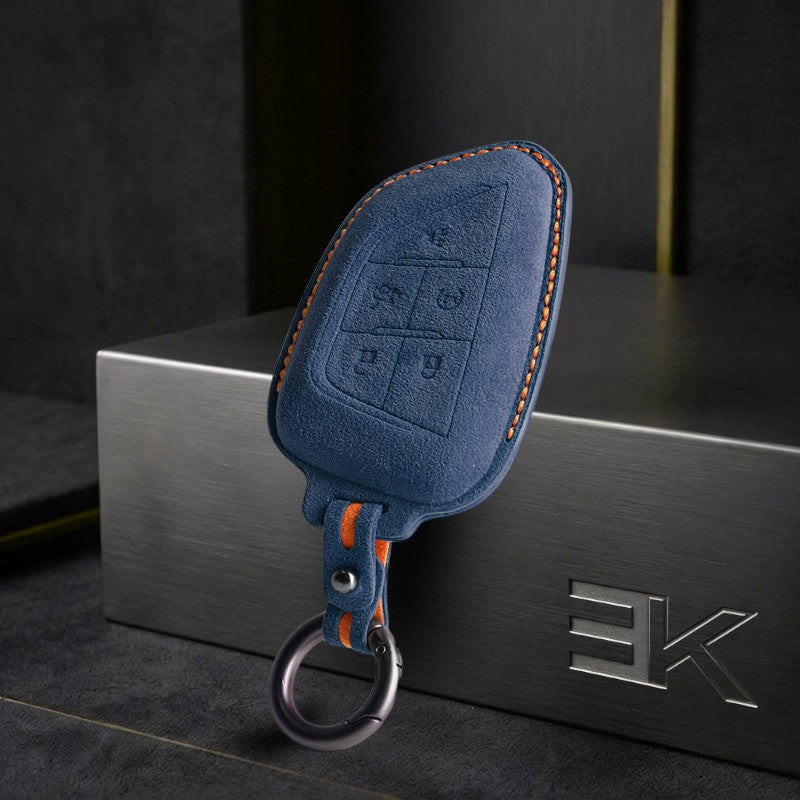 Cadillac Sleutelhoes — Officieel Alcántara® | Escalade, CT5, CT6 & More
