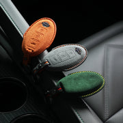 Nissan Sleutelhoes — Officieel Alcántara® | Altima, Sentra, Maxima & More