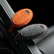 Nissan Sleutelhoes — Officieel Alcántara® | Rogue, Pathfinder, Murano & More