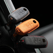 Etui Mazda — Oficjalna Alcántara® | Mazda 3, CX-5, CX-30 & More