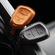 Étui Cadillac — Alcántara® Officiel | CT4, CT5-V, Lyriq & More