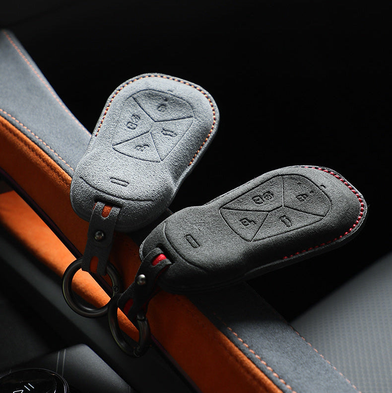 Custodia XPeng — Alcántara® Ufficiale | P7, G6, G9 & More