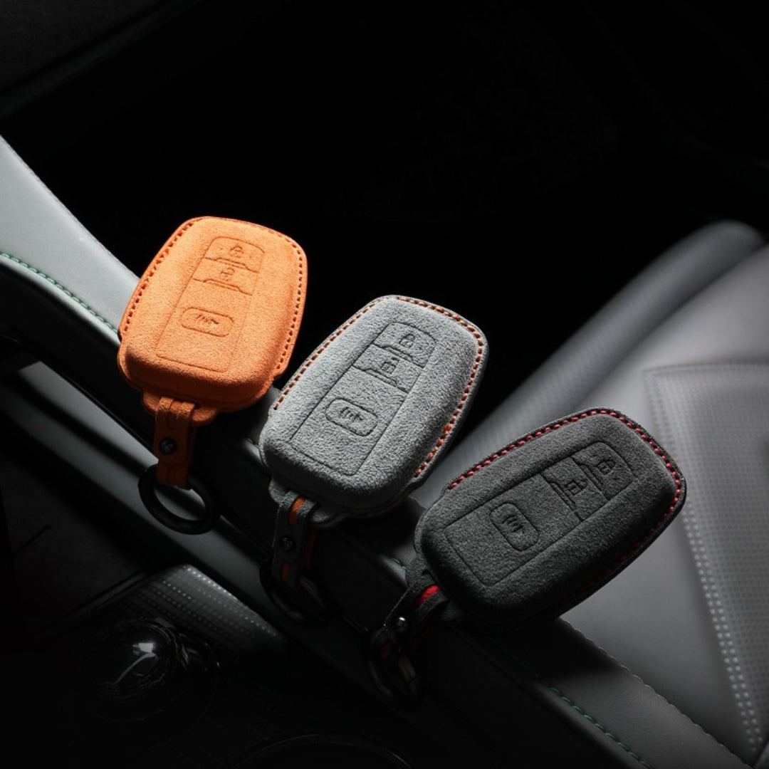 Toyota Sleutelhoes — Officieel Alcántara® | Alphard, Vellfire, Voxy & More