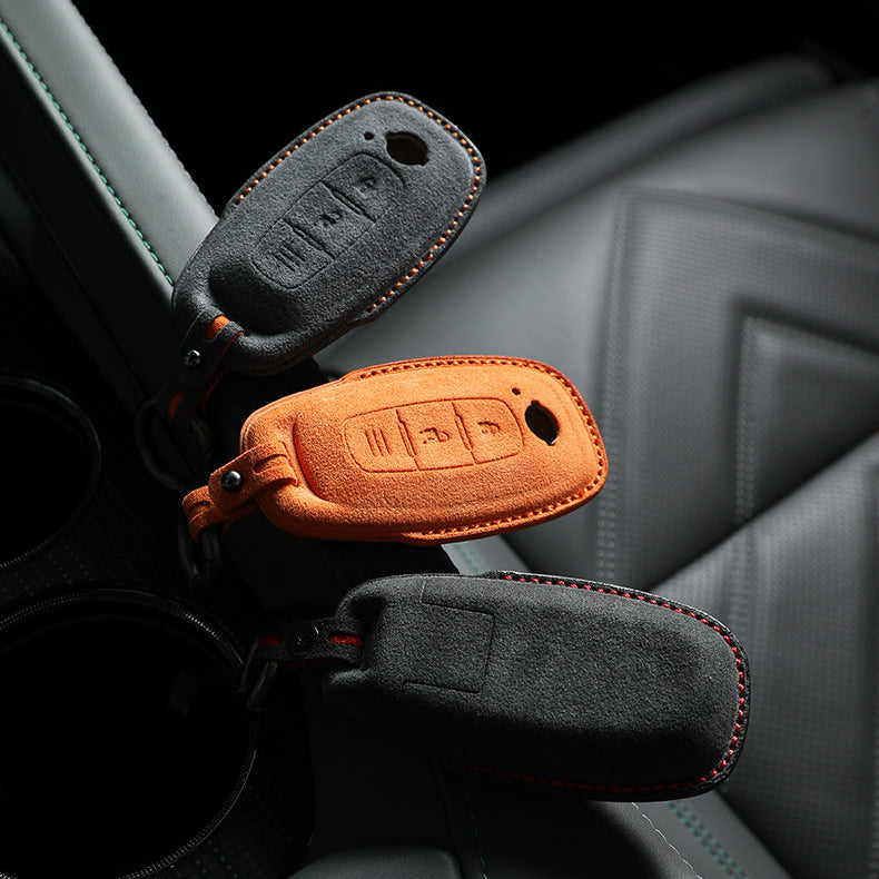 Etui Nissan — Oficjalna Alcántara® | Magnite, Dayz, X-Terra & More