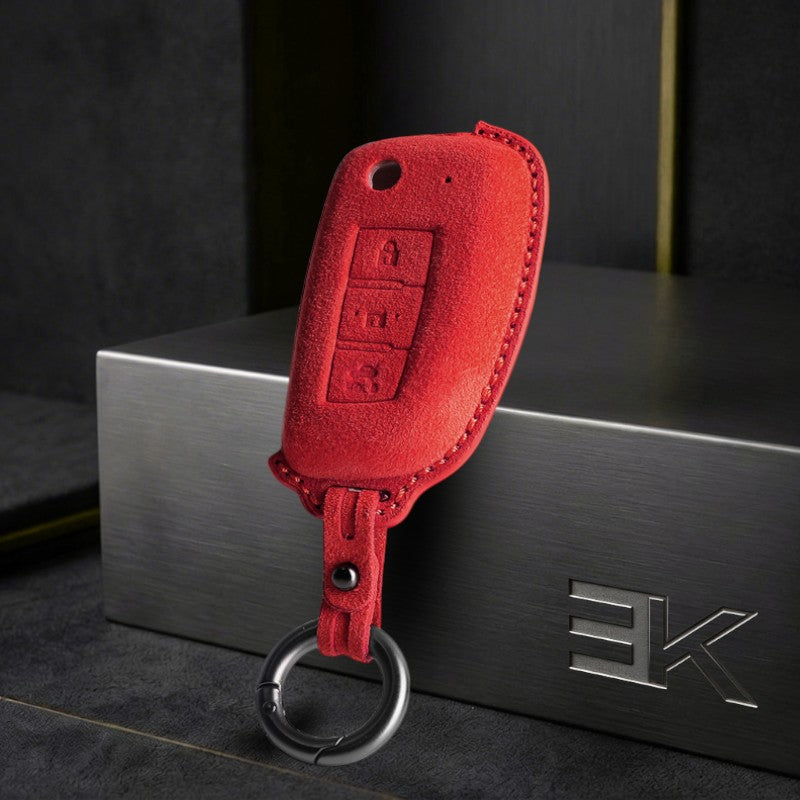 Nissan Sleutelhoes — Officieel Alcántara® | Armada, Titan, NV & More
