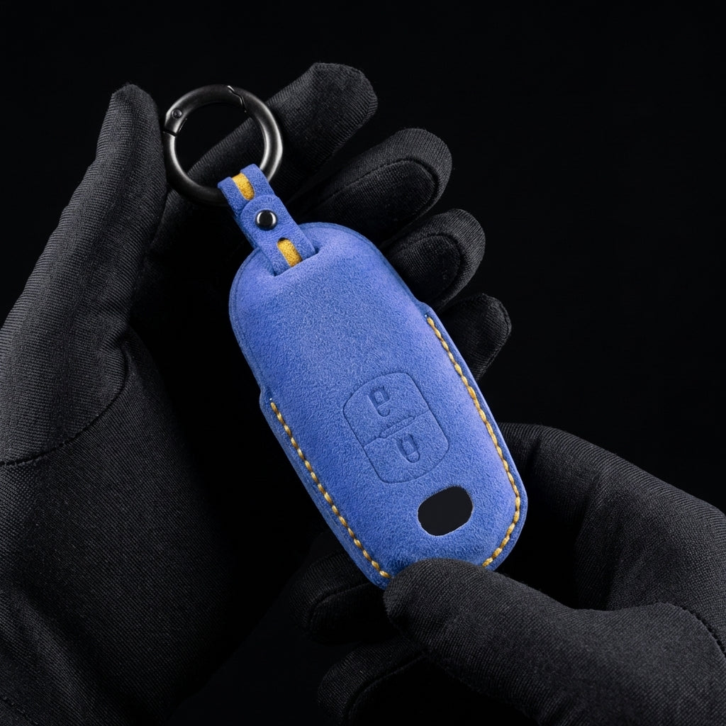Etui Mazda — Oficjalna Alcántara® | Mazda 3, CX-5, CX-30 & More