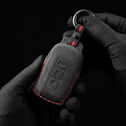 Mitsubishi Sleutelhoes — Officieel Alcántara® | Lancer, Galant, Pajero Sport & More