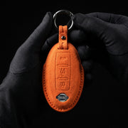 Nissan Sleutelhoes — Officieel Alcántara® | Altima, Sentra, Maxima & More
