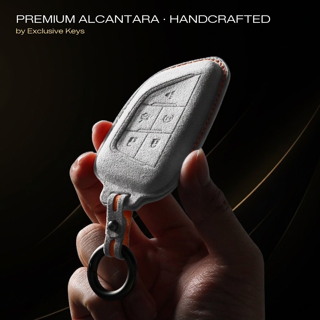 Cadillac Sleutelhoes — Officieel Alcántara® | Escalade, CT5, CT6 & More