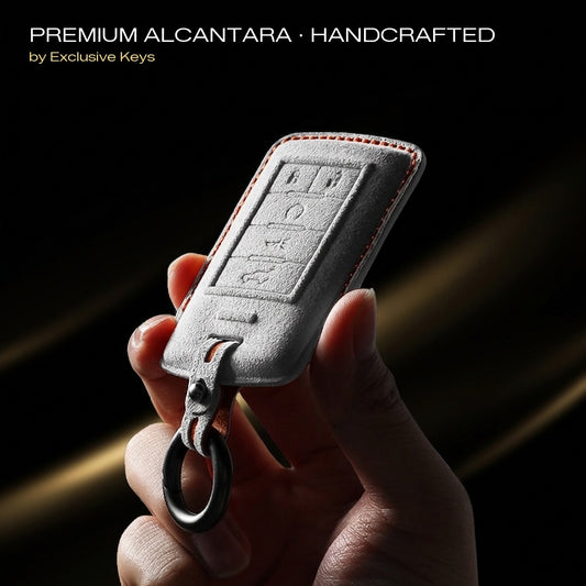 Cadillac Schlüsselhülle — Offizielle Alcántara® | XT4, XT6, Lyriq & More