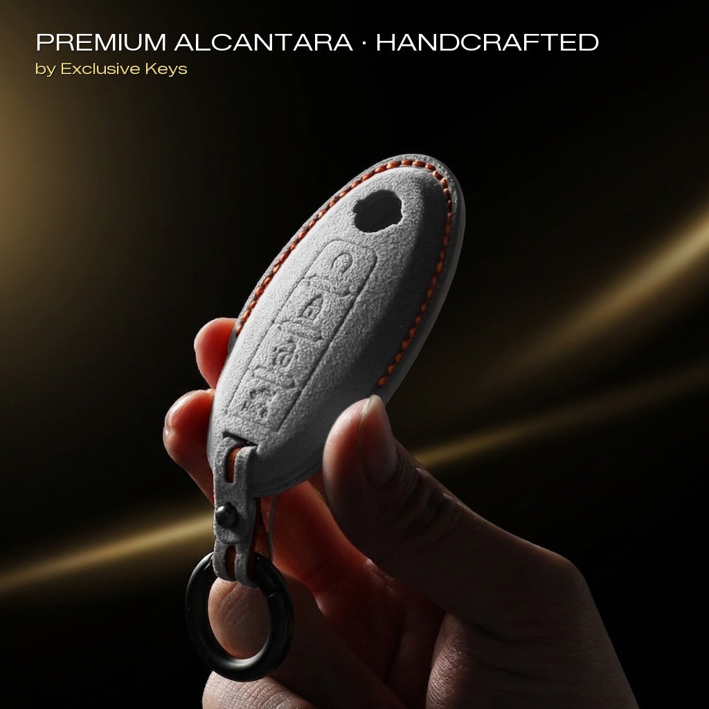 Nissan Sleutelhoes — Officieel Alcántara® | Teana, Cefiro, Skyline & More