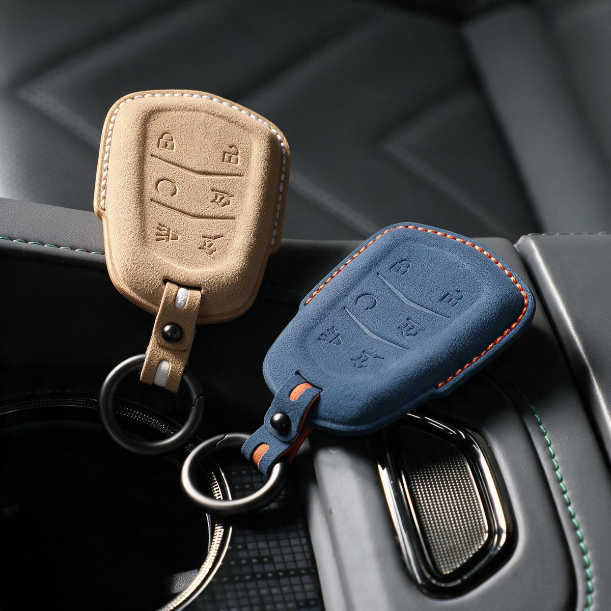 Cadillac Schlüsselhülle — Offizielle Alcántara® | Escalade, Escalade IQ, Lyriq & More (6 Buttons)