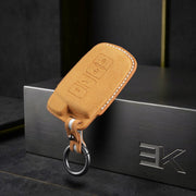 Etui Toyota — Oficjalna Alcántara® | Yaris Cross, Corolla Cross, Veloz & More